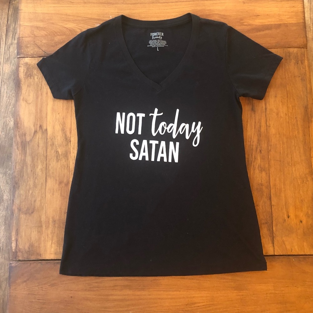 Graphic tee